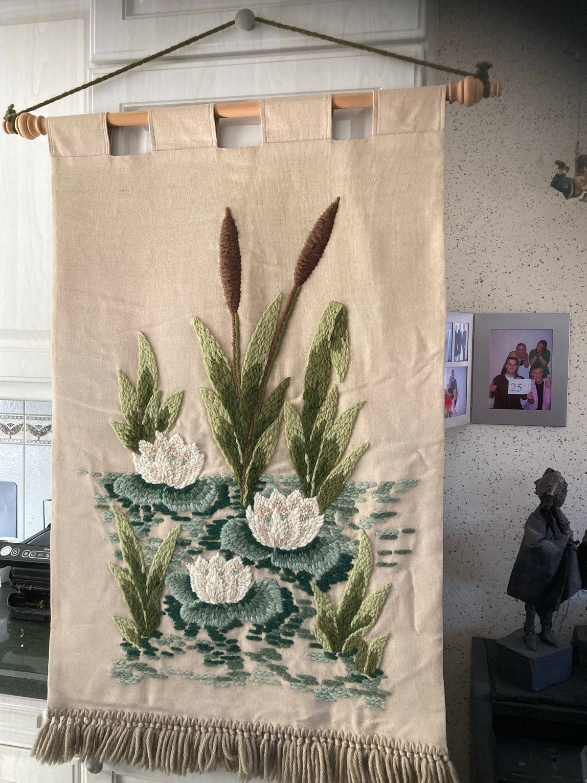 Wandkleed met waterlelies en riet - Handgemaakt, Ophalen, Meerkleurig, Zo goed als nieuw, Landelijk