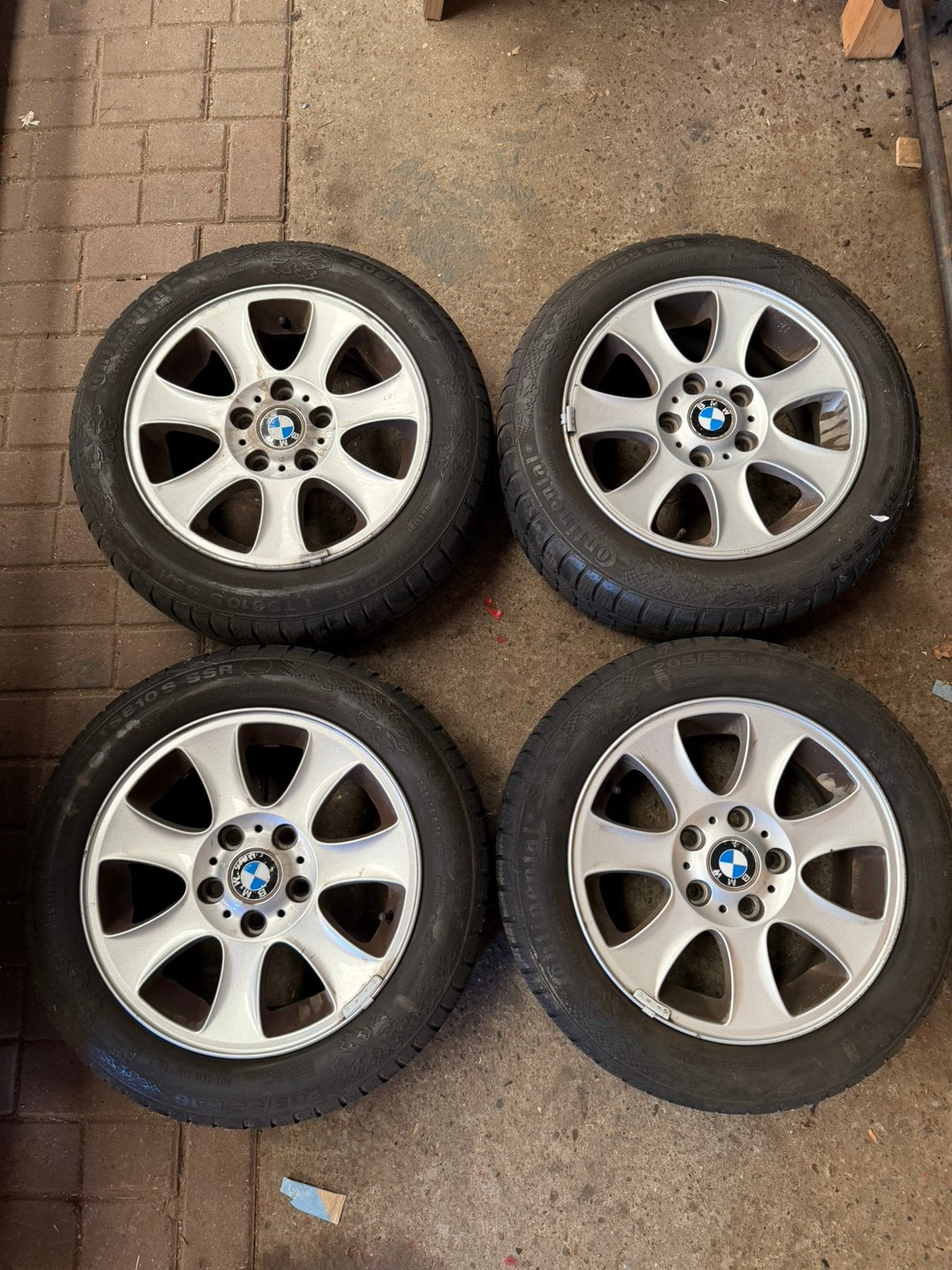 BMW 16 inch lichtmetalen velgen + Continental banden, Auto-onderdelen, Ophalen, 16 inch, Banden en Velgen, 205 mm