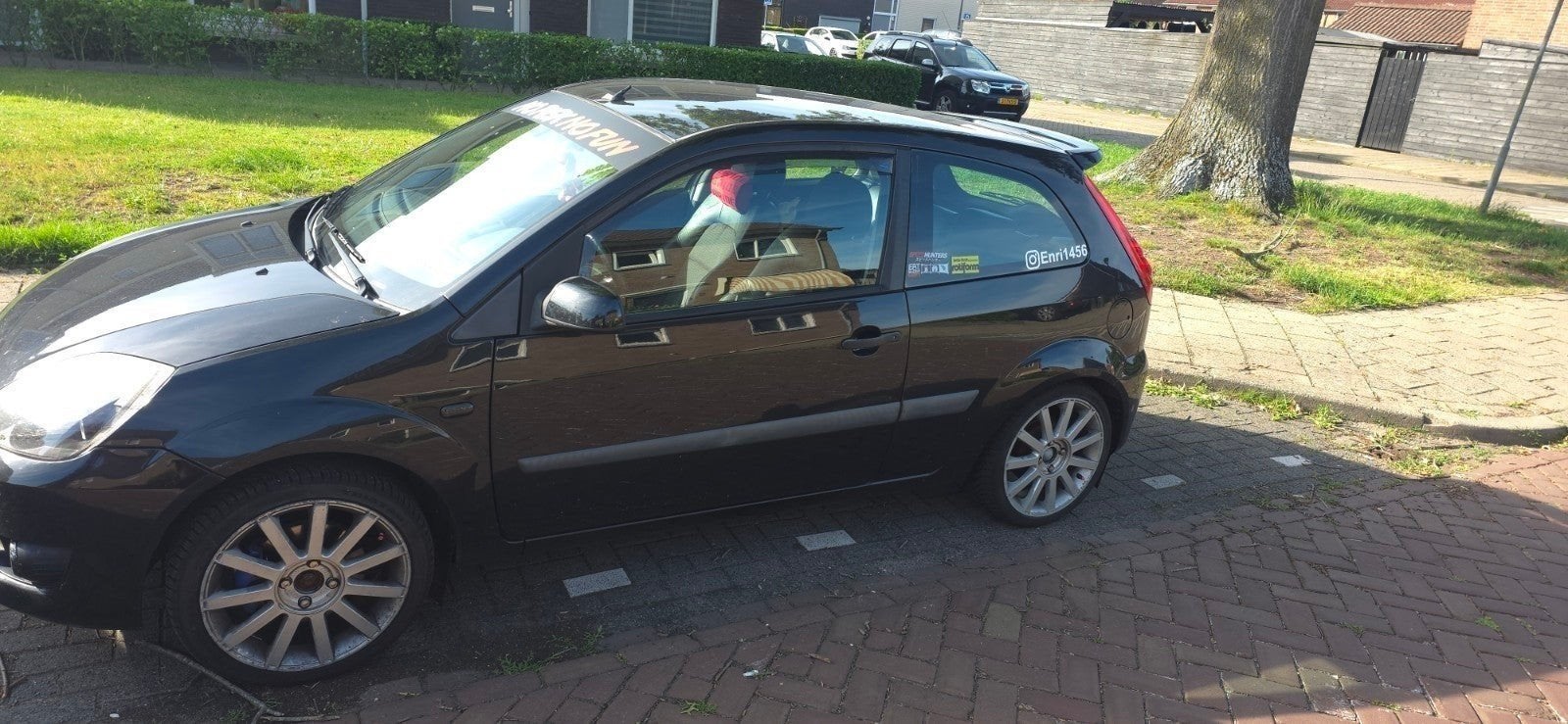 Ford Fiësta 1.6 16V 3DR 2007 Zwart, Auto's, Voorwielaandrijving, 1596 cc, 15 km/l, 40 €/maand