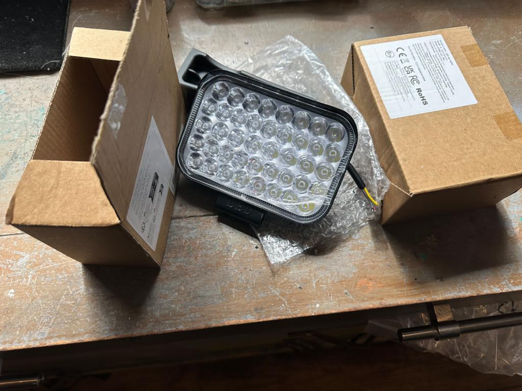 2 Nieuwe LED Schijnwerpers voor Oldtimer of Universeel Gebru, Ophalen of Verzenden, Nieuw, Oldtimer onderdelen