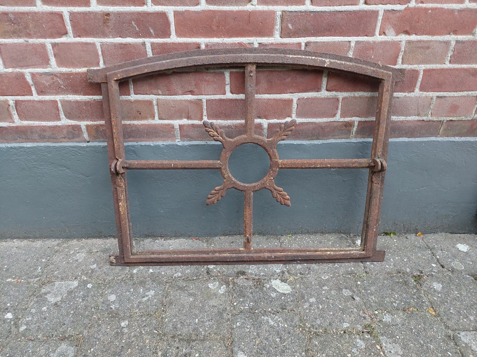 Een zeer mooi oud te openen gietijzeren stalraam., Ophalen of Verzenden, Gebruikt, Minder dan 80 cm, Minder dan 80 cm
