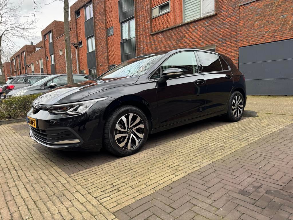 Volkswagen Golf 1.0 Etsi 29.298 km 110pk 7-DSG 2022 Zwart, Auto's, Zwart, 1202 kg, 650 kg, 19 km/l