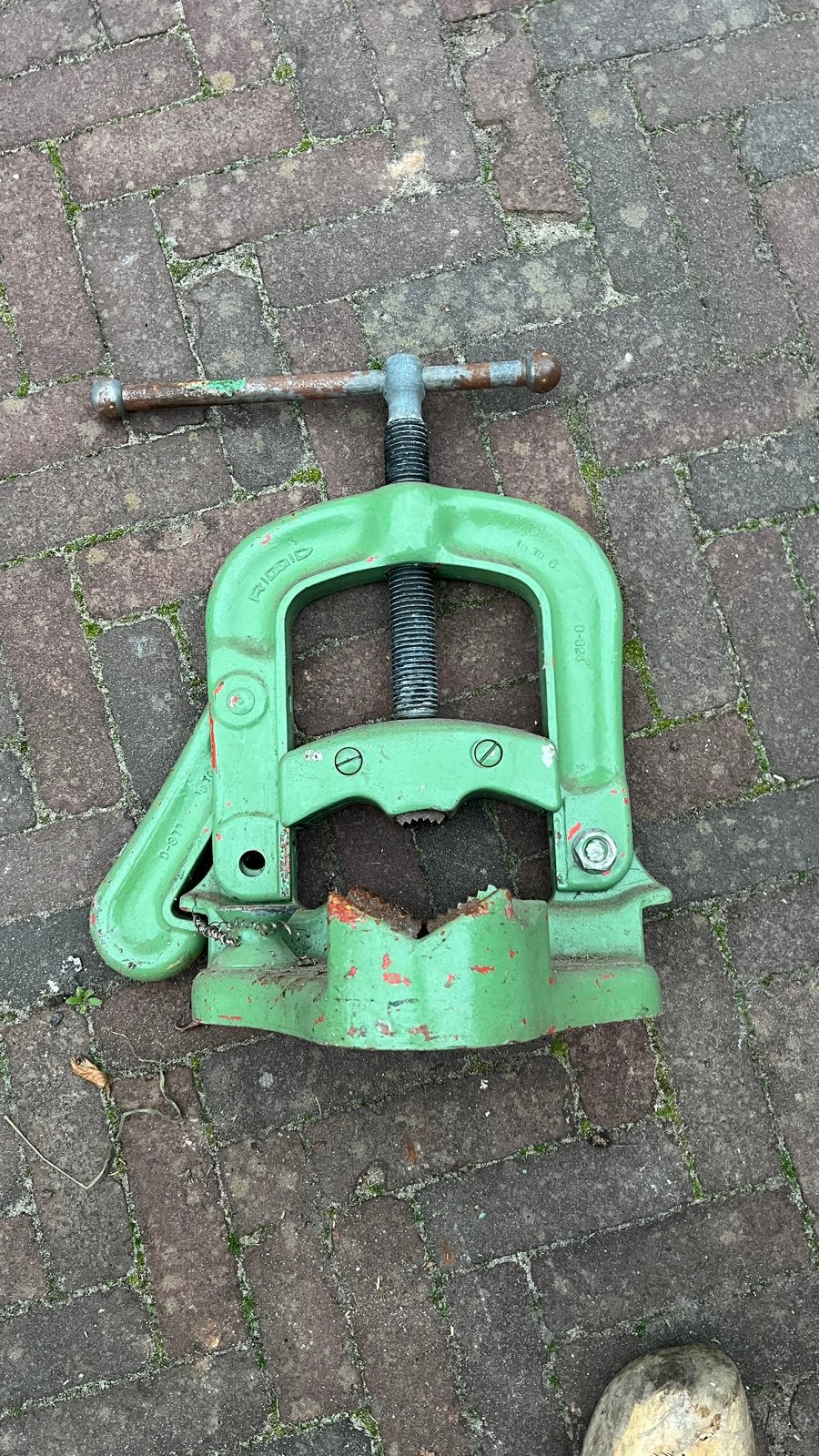 RIDGID B-324 Pijpenklem - Robuuste bankschroef, Doe-het-zelf en Verbouw, Ophalen, Gebruikt, Bankschroef, Ridgid