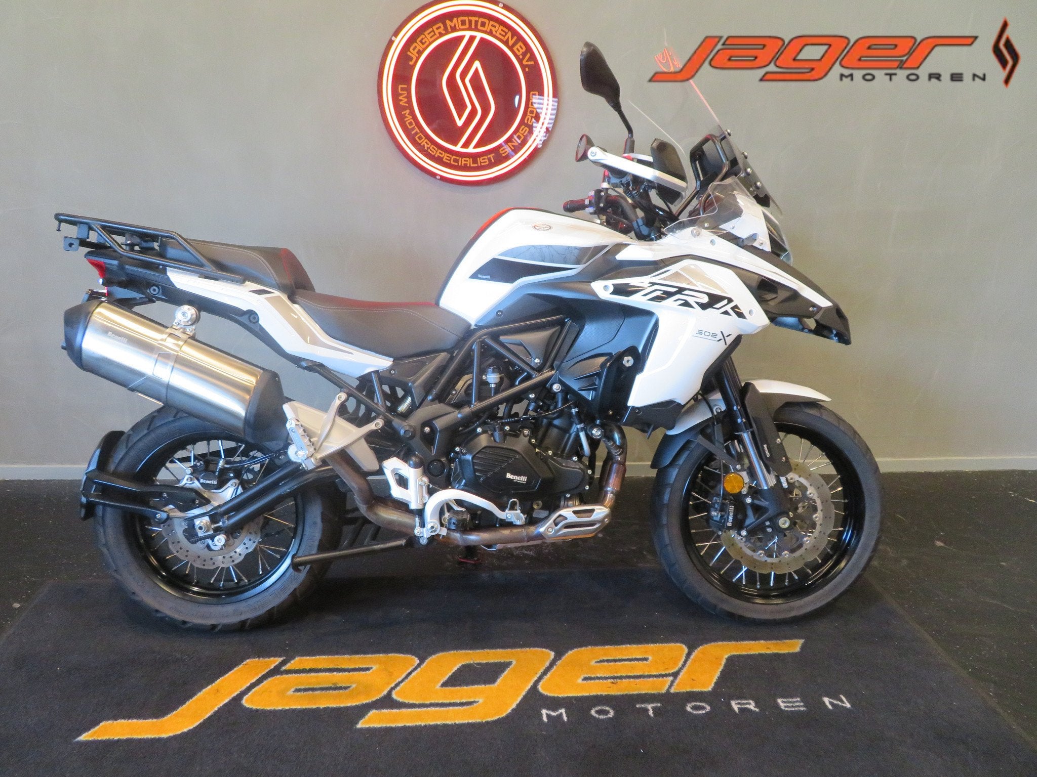 Benelli TRK 502 ZEER FRAAI! TOP-CASE (bj 2022), Motoren, Toermotor, Gebruikt, Bedrijf