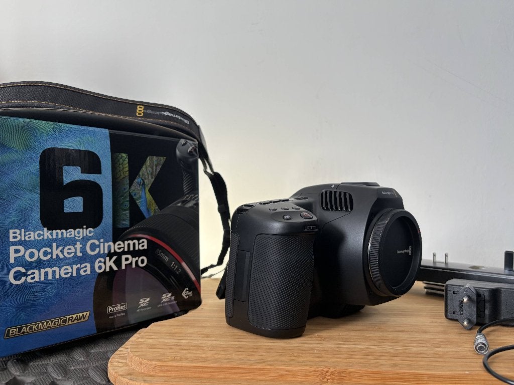 Blackmagic Pocket Cinema Camera 6K Pro -Complete set, Overige soorten, Minder dan 8x, Zo goed als nieuw, Camera
