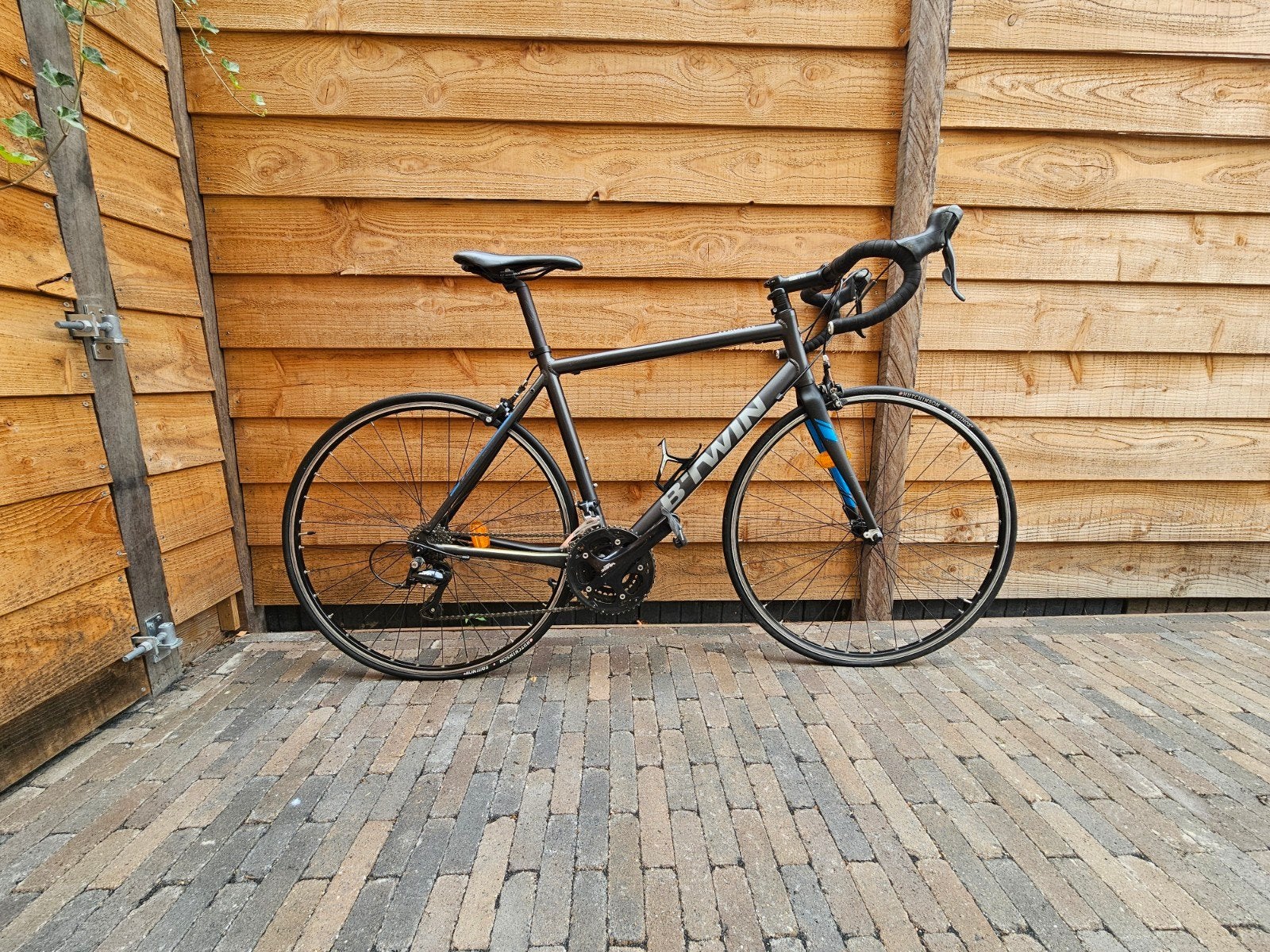 Racefiets B'Twin Triban 100 met accessoires, 28 inch, Gebruikt, Aluminium, 49 tot 53 cm