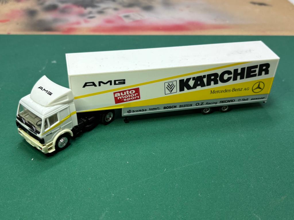 Herpa Mercedes trekker met oplegger Kärcher IMG7067/8/9, Hobby en Vrije tijd, Modelauto's | 1:87, Ophalen of Verzenden, Zo goed als nieuw