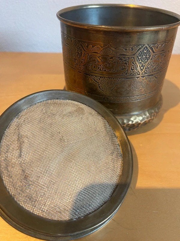 Vintage Oosterse messing pot met deksel en zeef (tabakpot), Antiek en Kunst, Ophalen of Verzenden
