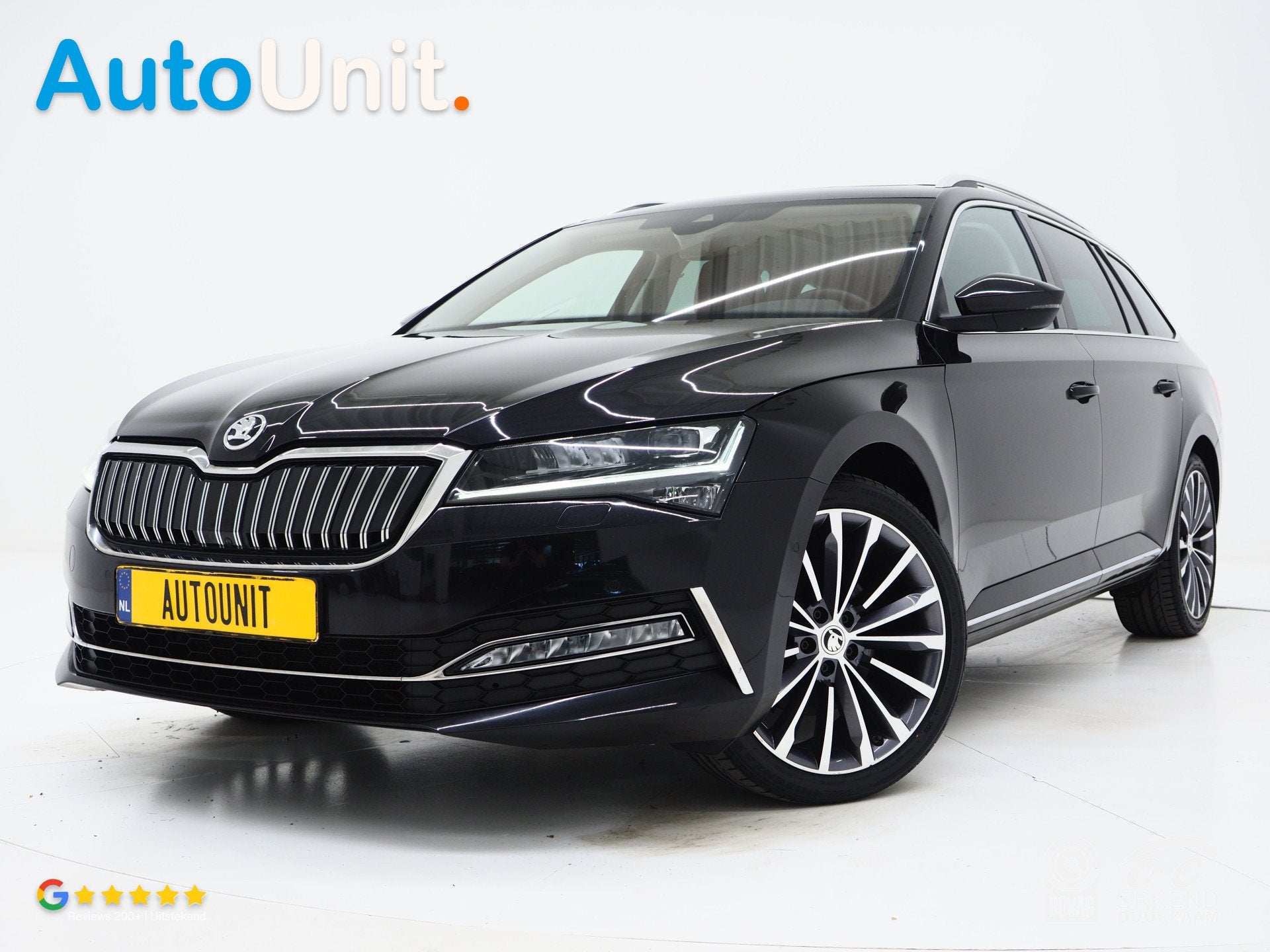 Skoda Superb Combi 1.4 TSI iV Laurin & Klement | Panoramadak, Gebruikt, Zwart, 4 cilinders, Zwart