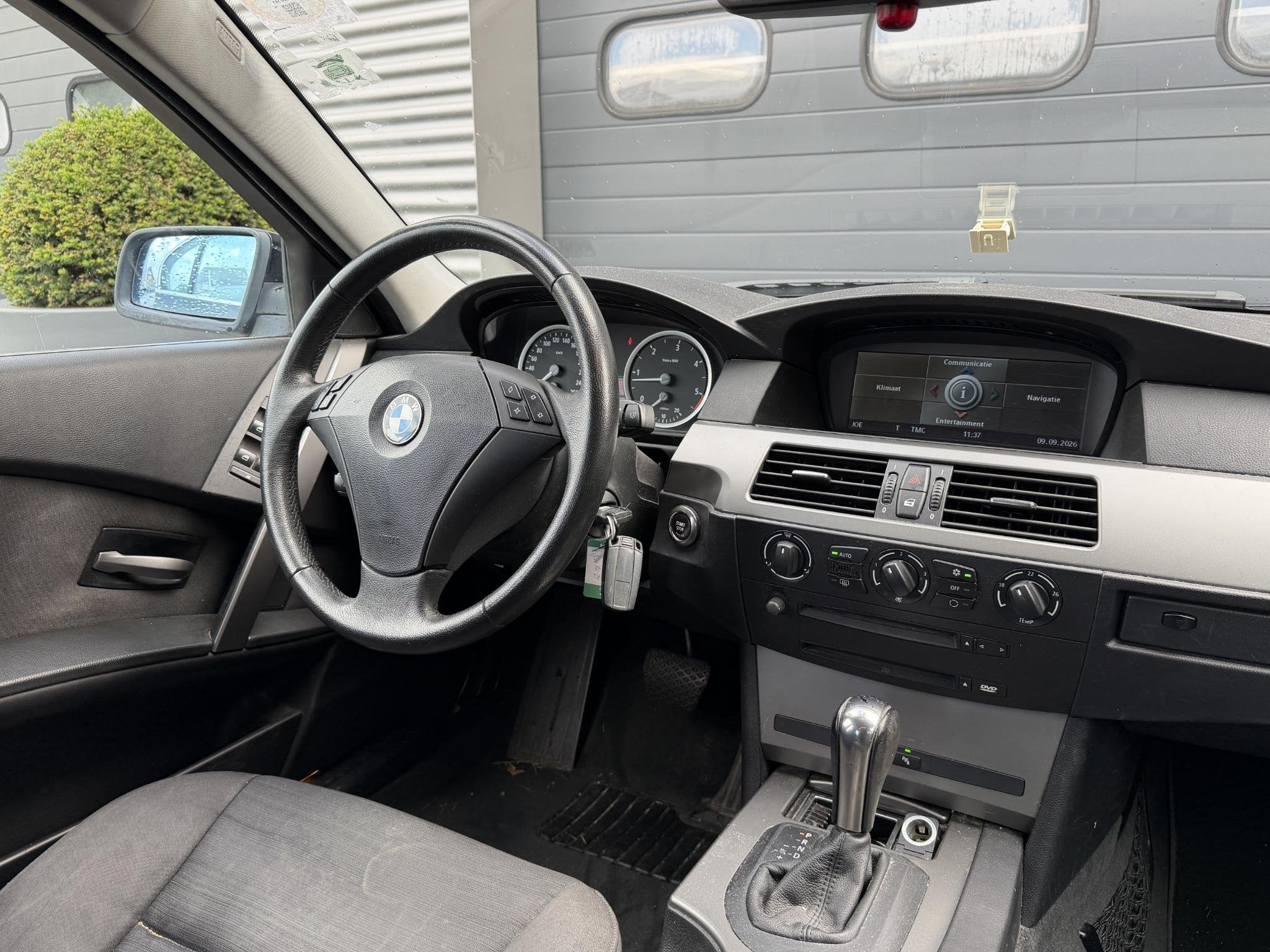 BMW 5-serie 520d Business Line | Navigatie | Parkeersensoren, Automaat, Zwart, 4 cilinders, Bedrijf