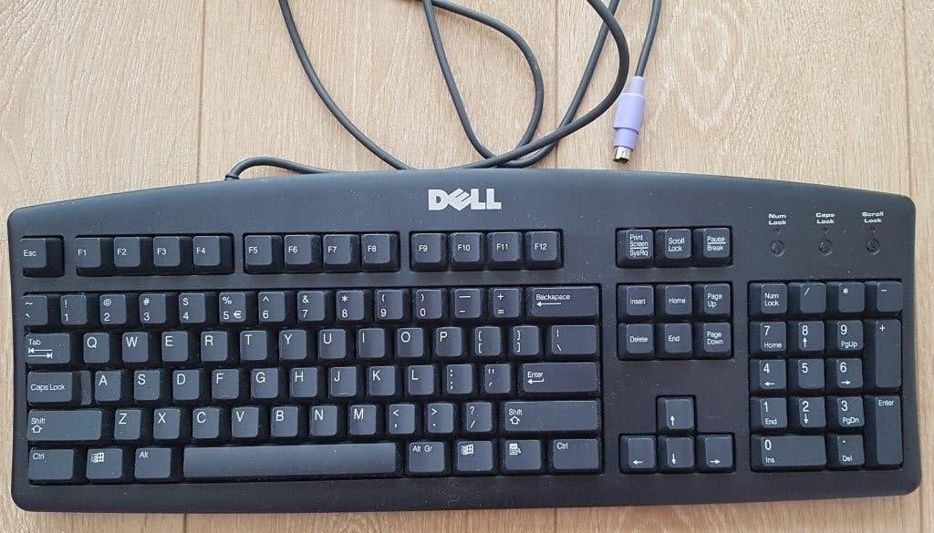 Dell toetsenbord (PS/2 aansluiting), Computers en Software, Toetsenborden, Ophalen of Verzenden, Zo goed als nieuw, Dell, Qwerty