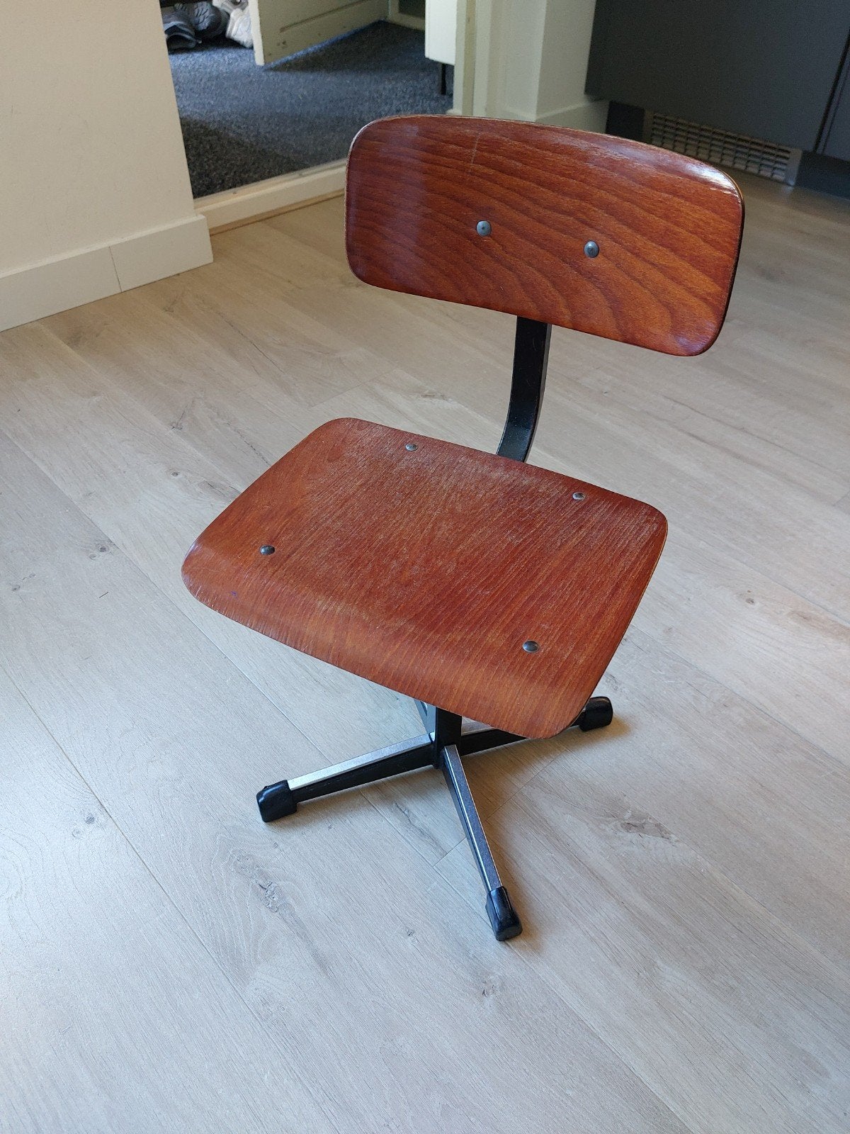 Schoolstoeltje - kinderstoeltje, Ophalen, Gebruikt