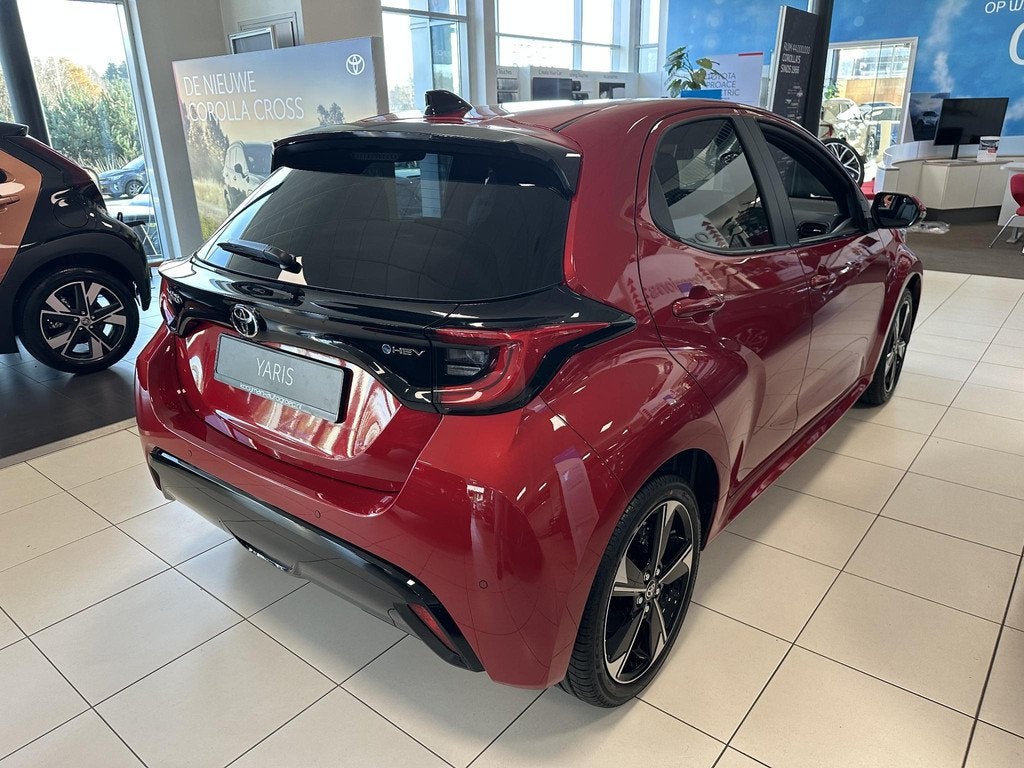 Toyota Yaris 1.5 Hybrid 130 Executive NIEUW! Direct leverbaa, Auto's, Toyota, Gebruikt, Euro 6, Overige kleuren, Leder en Stof