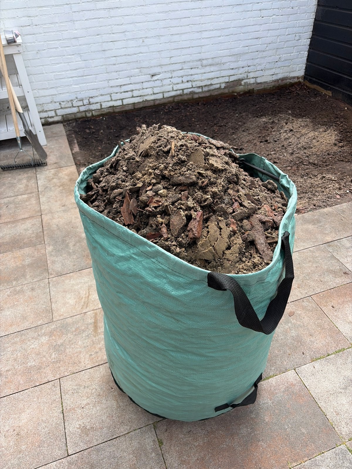 Boomschors met aarde - Ideaal voor tuin en planten, Tuin en Terras, Ophalen, Boomschors