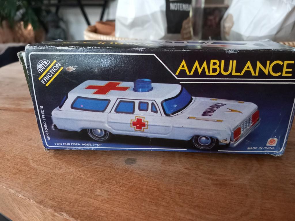 Vintage Ambulance Speelgoedauto - Nieuw in Doos, Ophalen of Verzenden, Nieuw
