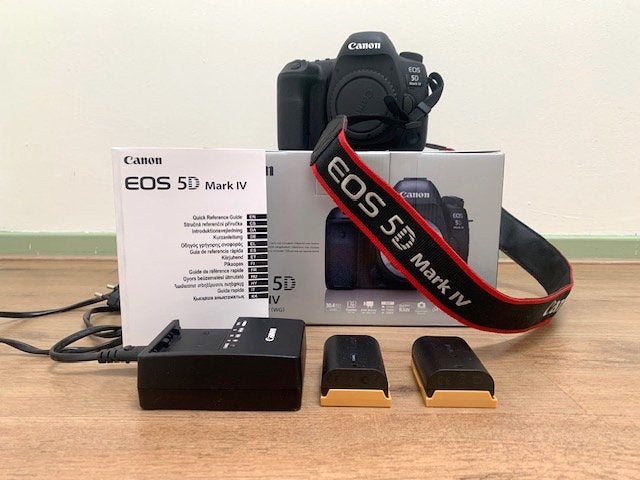 Canon 5D Mark IV met nog geen 1100 clicks, Audio, Tv en Foto, Fotocamera's Digitaal, Ophalen, Draagriem, Canon, Zo goed als nieuw