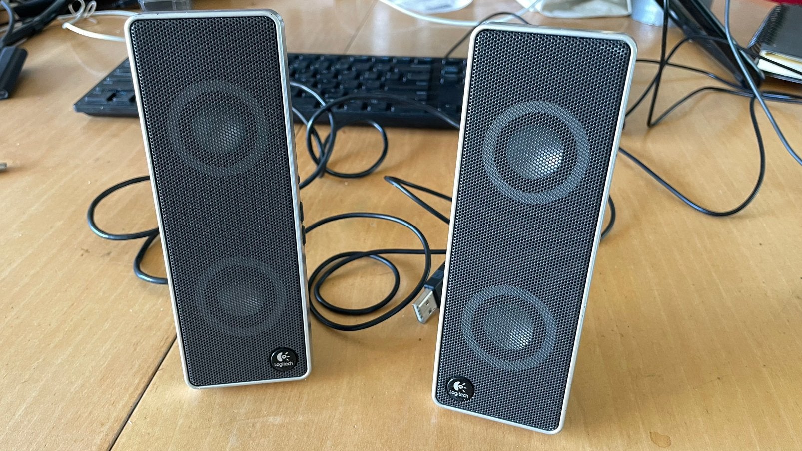 Logitech USB speakers, set van 2, Ophalen of Verzenden, Gebruikt, Overige typen, Logitech