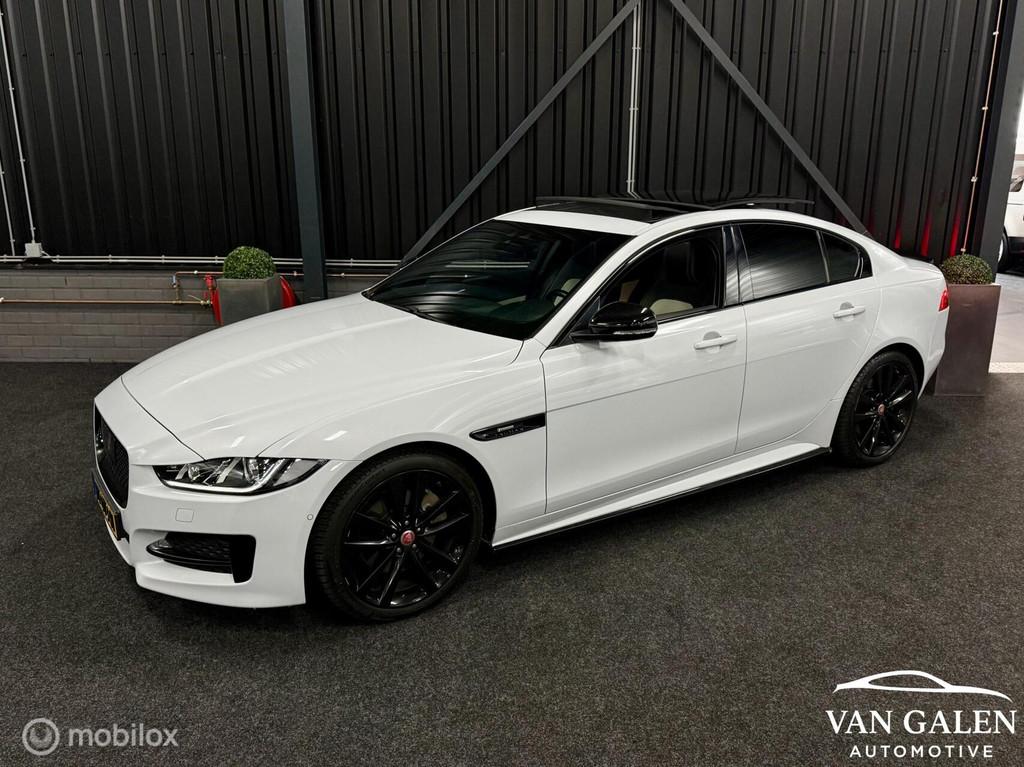 Jaguar XE P250 2.0T R-sport BOMVOL! Pano|Meridian|Carplay, Auto's, Automaat, 12 maanden, Achterwielaandrijving, Euro 6