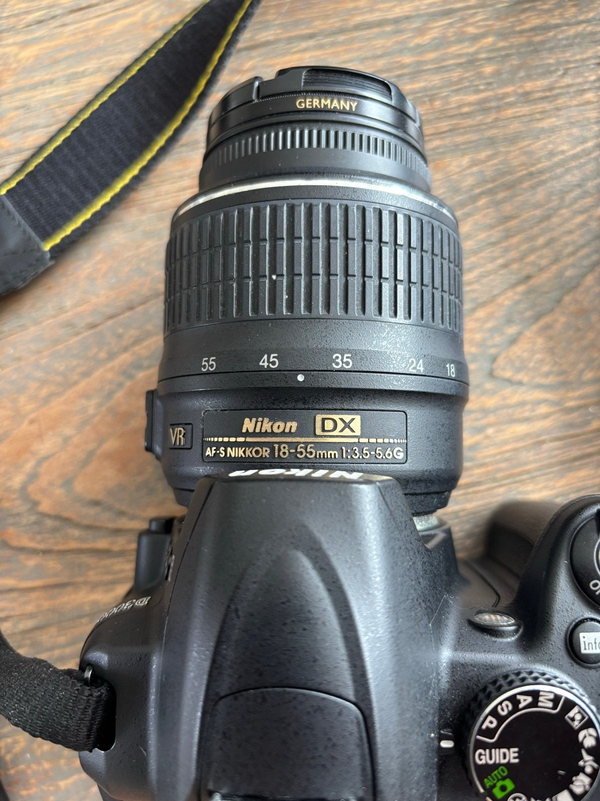 Nikon D3000 spiegelreflexcamera met 18-55mm lens, Ingebouwde flitser, Gebruikt, Spiegelreflex, Verzenden