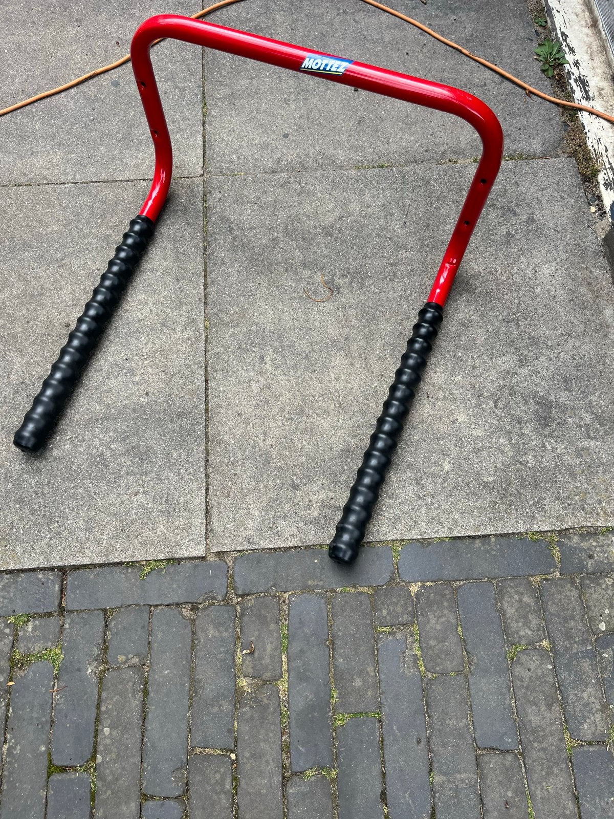 Mottez Fietsbeugel voor aan de muur - Nieuwstaat, Ophalen, Zo goed als nieuw