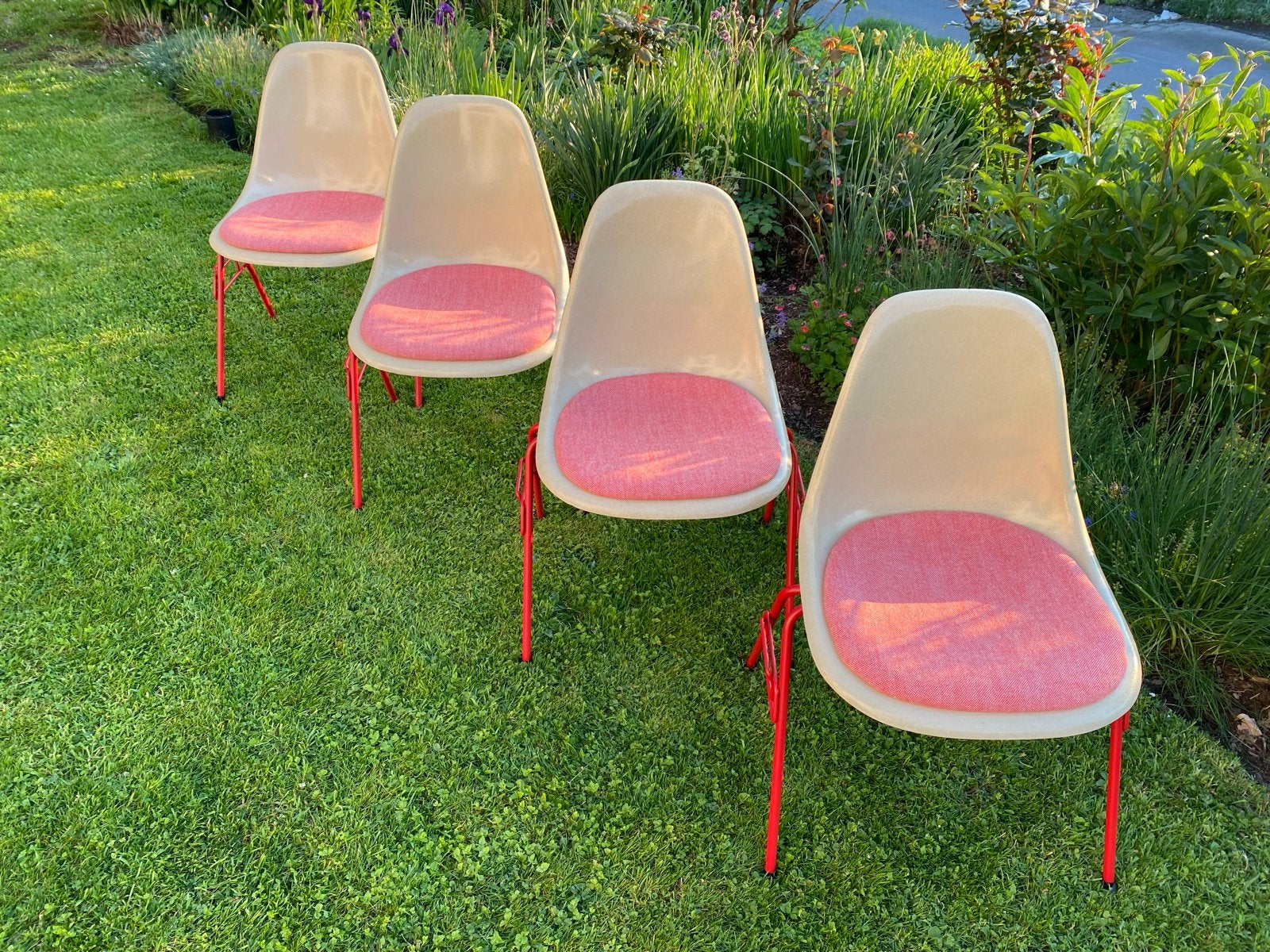 Set van 4 Eames Herman Miller Fiberglass stoelen, Parchment, Ophalen