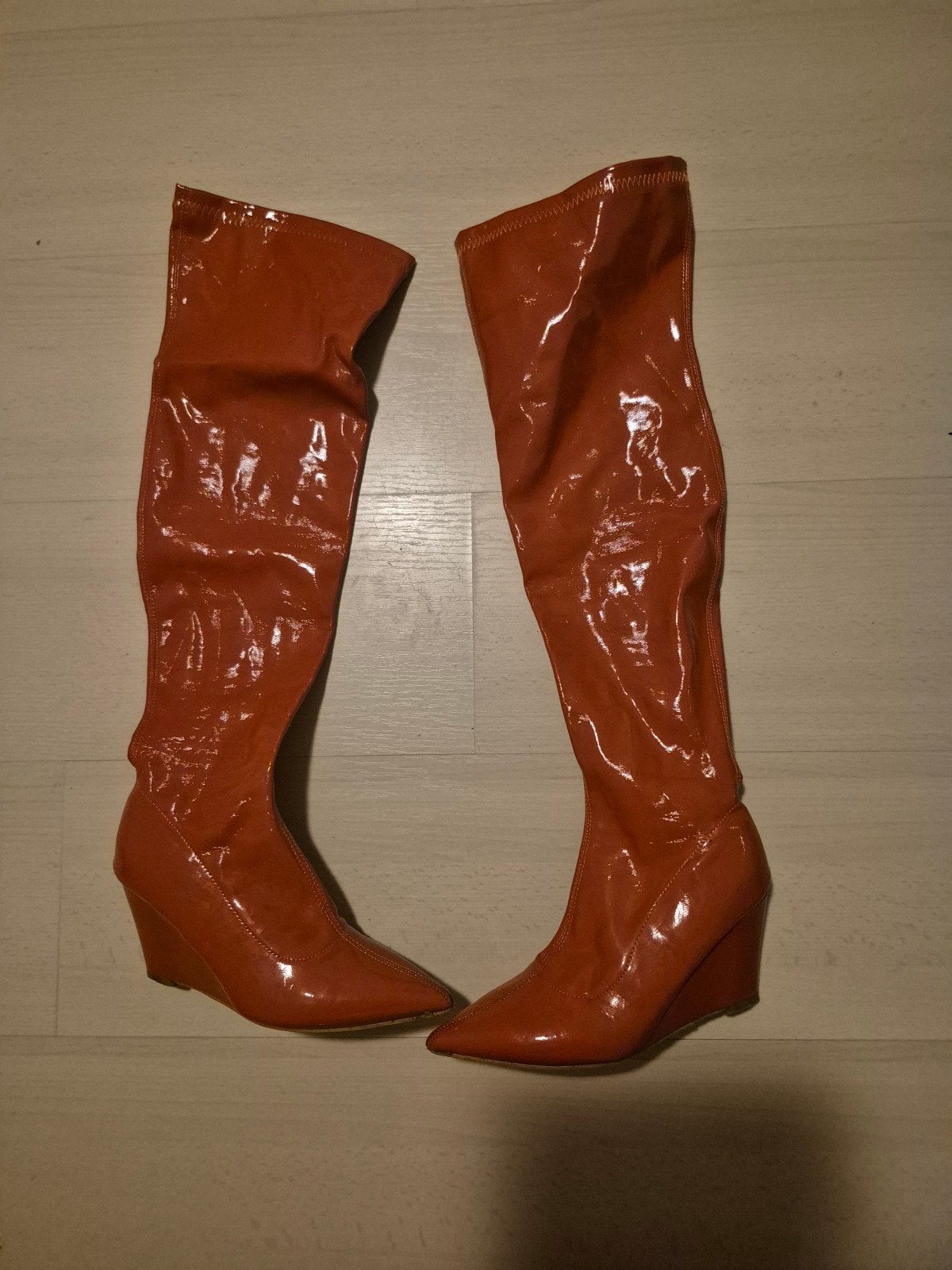 Oranje lakleren overknee laarzen met sleehak - Maat 37, Hoge laarzen, Oranje, Ophalen of Verzenden, Gedragen
