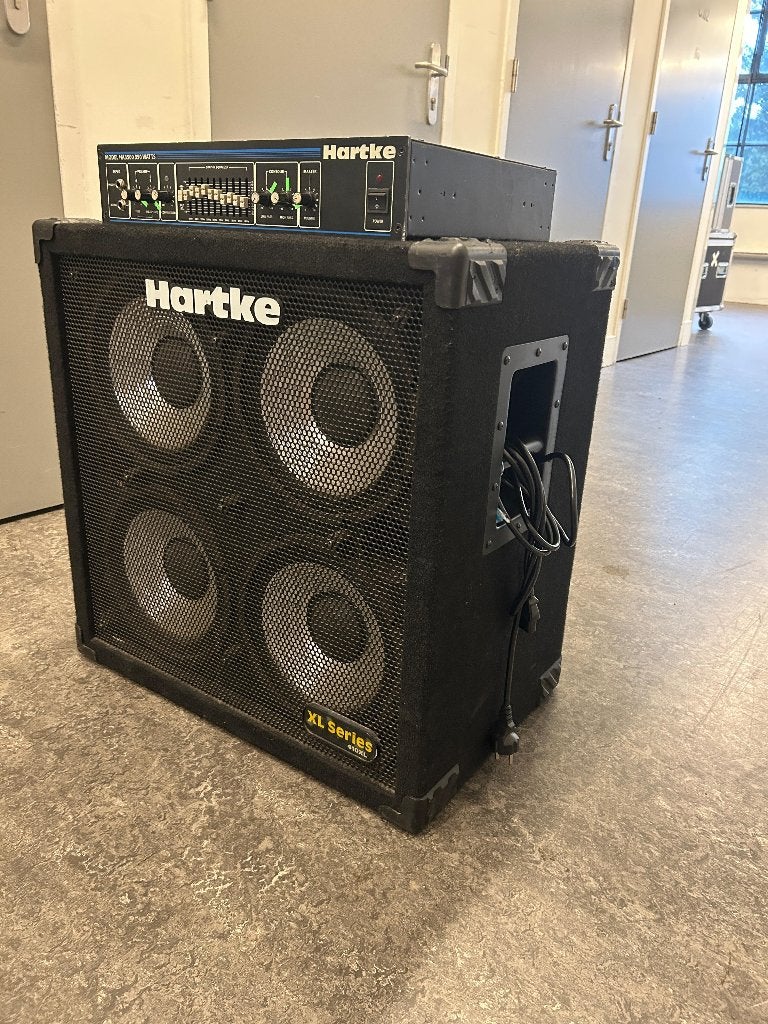 Hartke HA3500 Basversterker met 410 XL Series cabinet, Ophalen, Gebruikt, Basgitaar, 100 watt of meer