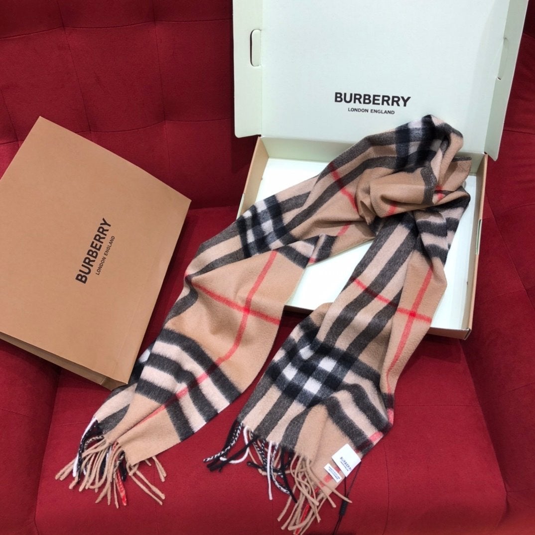 Burberry Cashmere Sjaal - Nieuw met labels, Ophalen of Verzenden, Nieuw, Maat 46/48 (XL) of groter, Sjaal