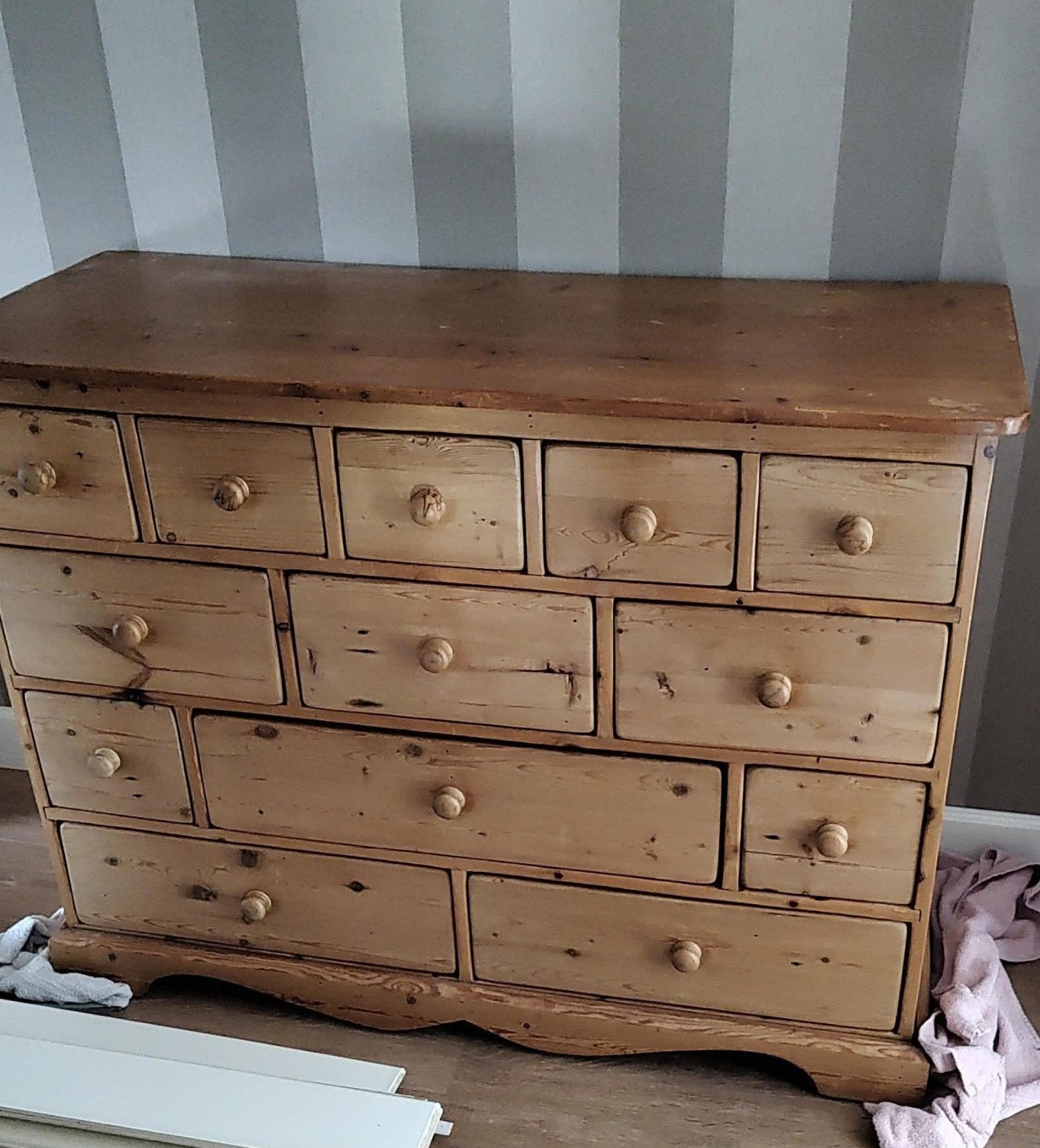 Grenen commode met lades, Ophalen