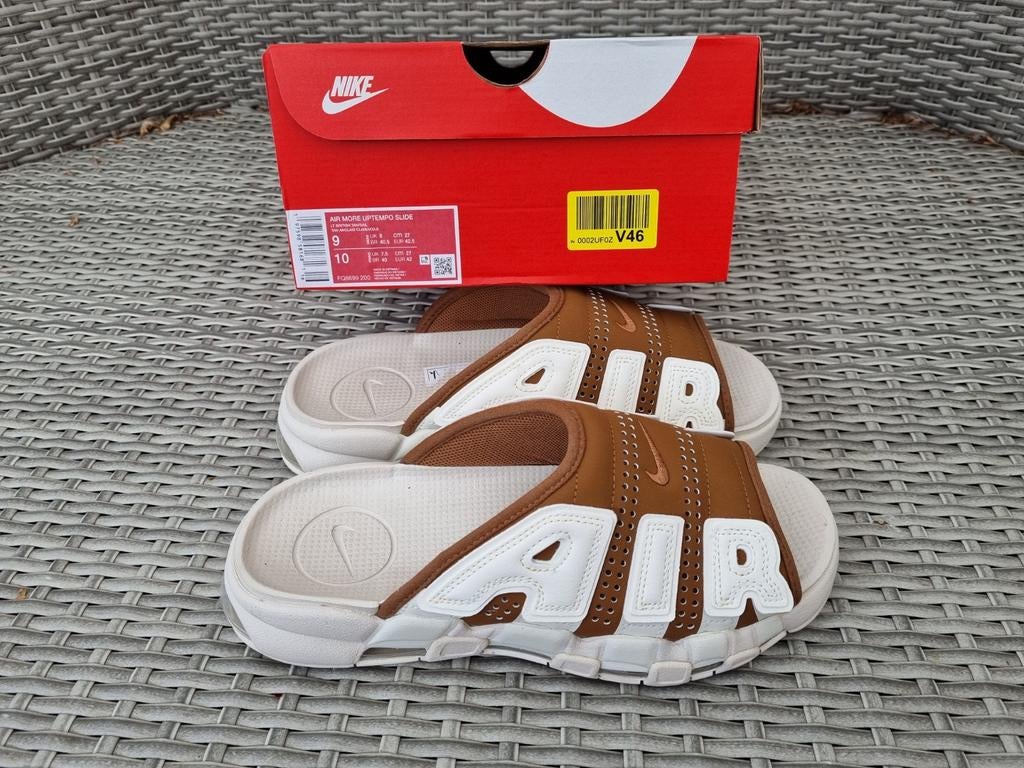 Nike air more uptempo slide maat 42.5, Ophalen of Verzenden, Zo goed als nieuw, Zwart