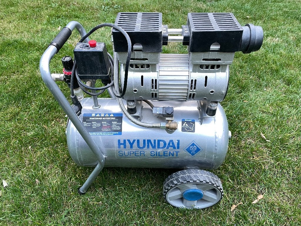 Hyundai 24L low noise compressor, Ophalen, 6 tot 10 bar, Zo goed als nieuw, Minder dan 200 liter/min