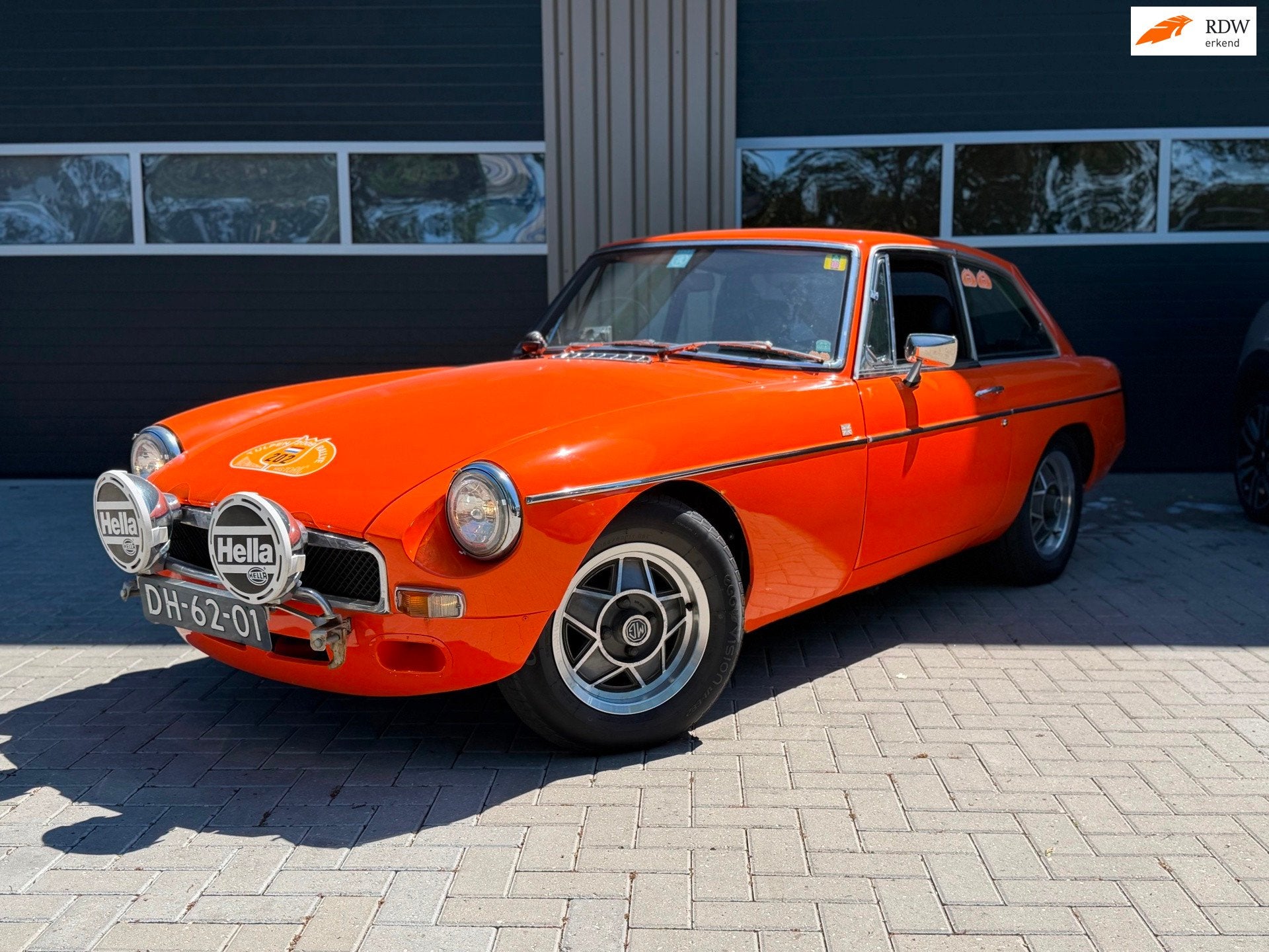 MG B type 1.8 GT | Tulpenrally klaar!, Auto's, MG, Lederen bekleding, B, Achterwielaandrijving, Gebruikt