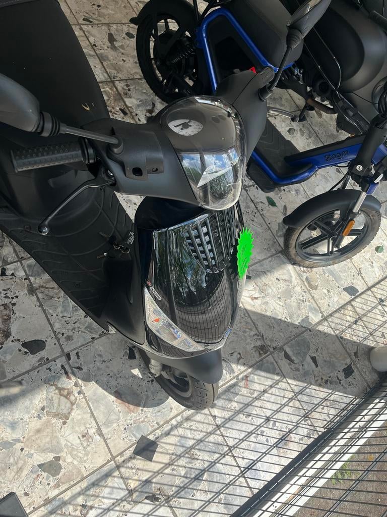 Zip2000- Zwart, Goede Staat, Ophalen, Maximaal 45 km/u, 0 versnellingen, Zo goed als nieuw