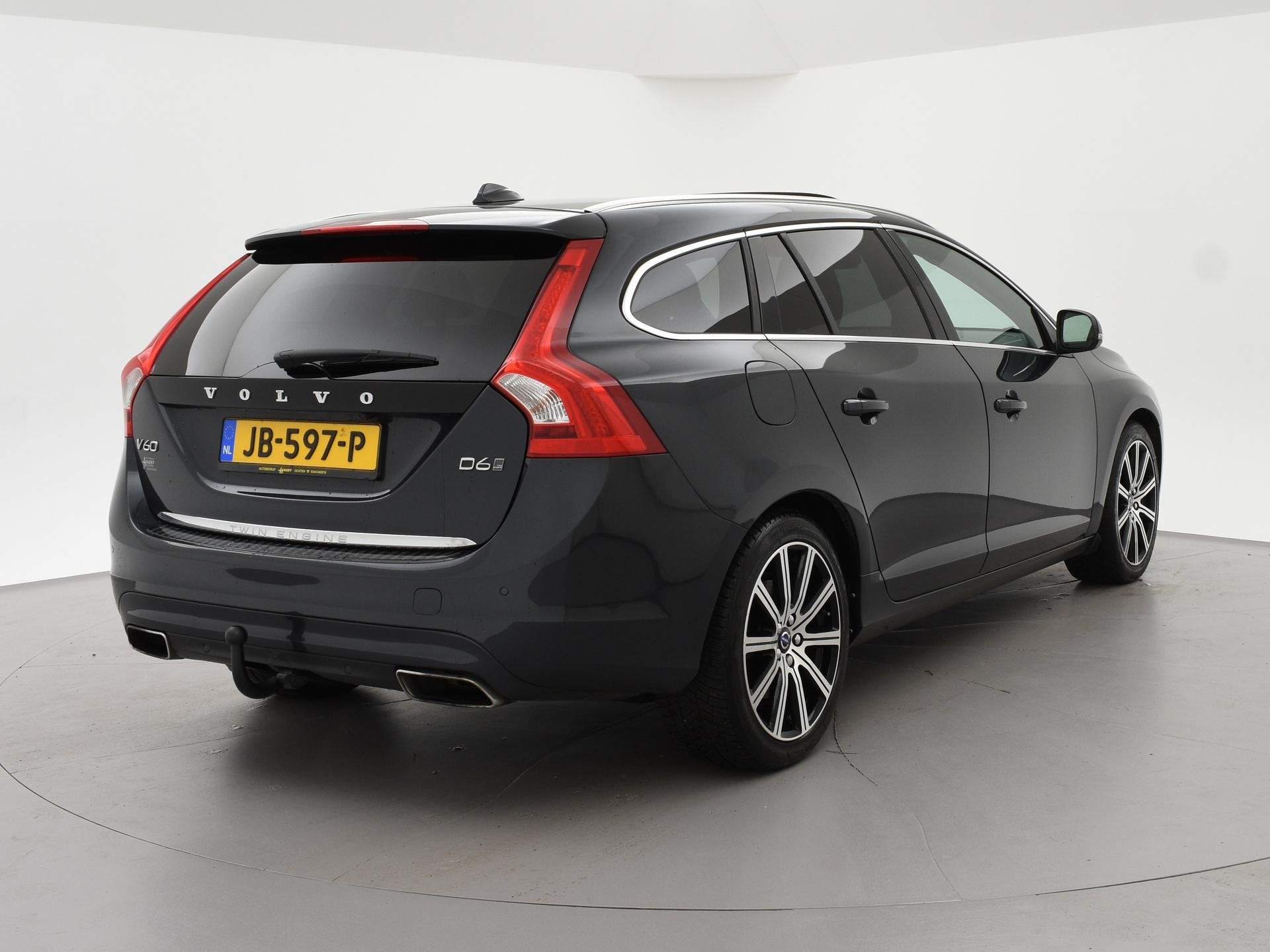 Volvo V60 2.4 D6 TWIN ENGINE SUMMUM EURO 6 + SCHUIFDAK | TRE, Auto's, Automaat, Euro 6, Vierwielaandrijving, 1880 kg
