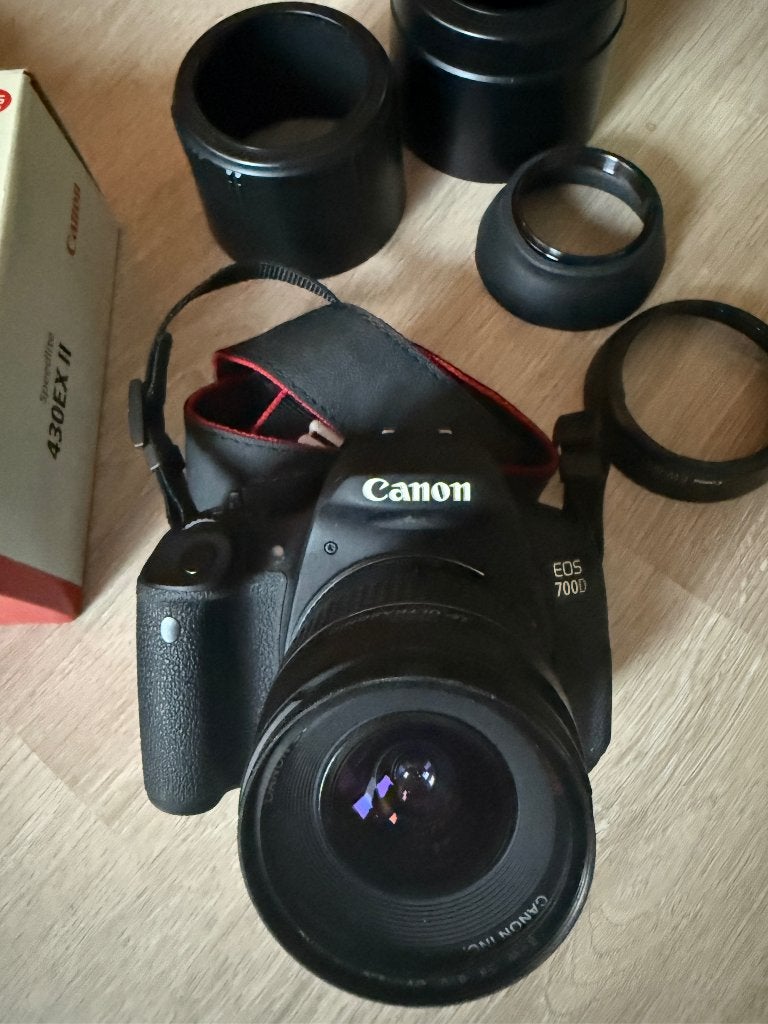 Canon EOS 700D met lenzen en accessoires, Spiegelreflex, Canon, Ophalen of Verzenden, Zo goed als nieuw