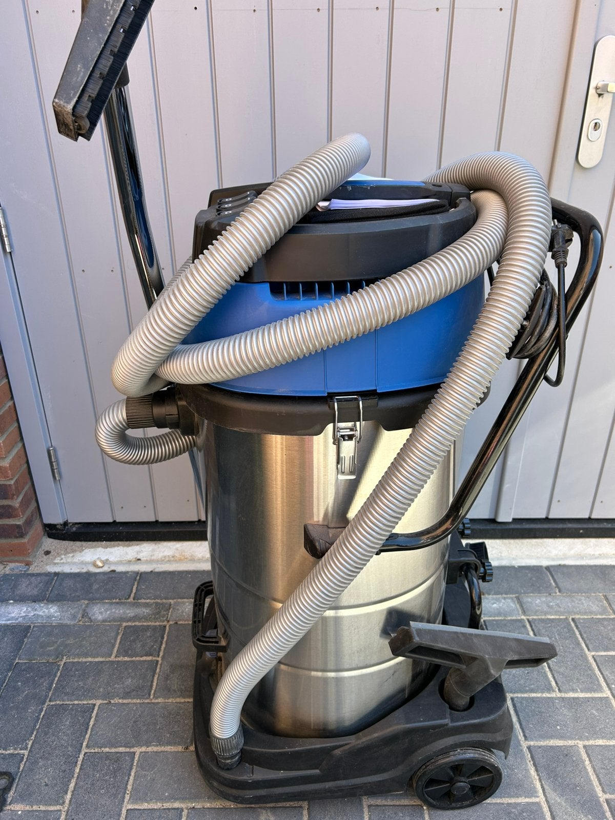 Hyundai nat-droog stofzuiger, Doe-het-zelf en Verbouw, Ophalen, Zo goed als nieuw, Waterstofzuiger