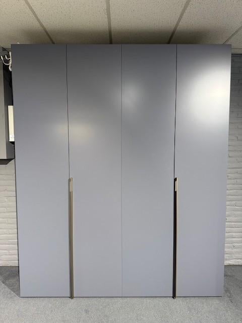 Novamobili Draaideurkast Italiaans Design, Met deur(en), 200 cm of meer, Ophalen of Verzenden, Zo goed als nieuw