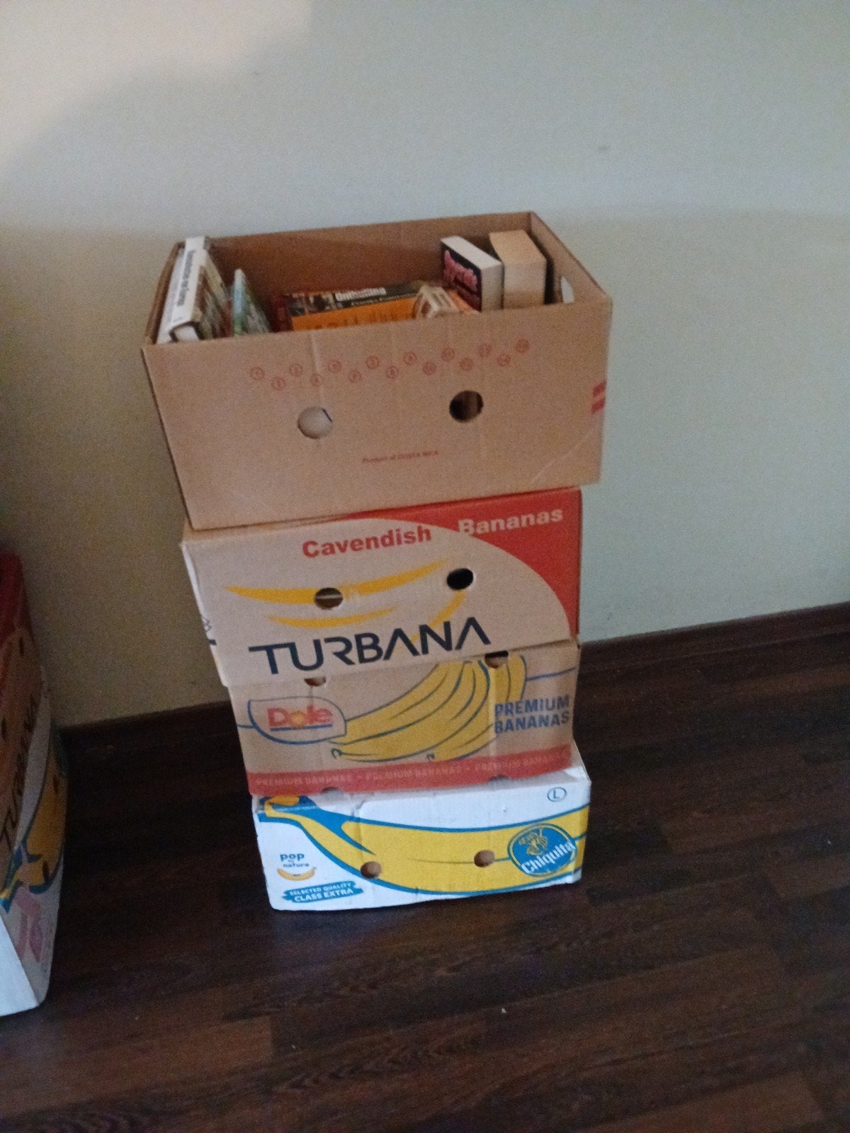 4 dozen rommelmarkt spullen gratis, Ophalen