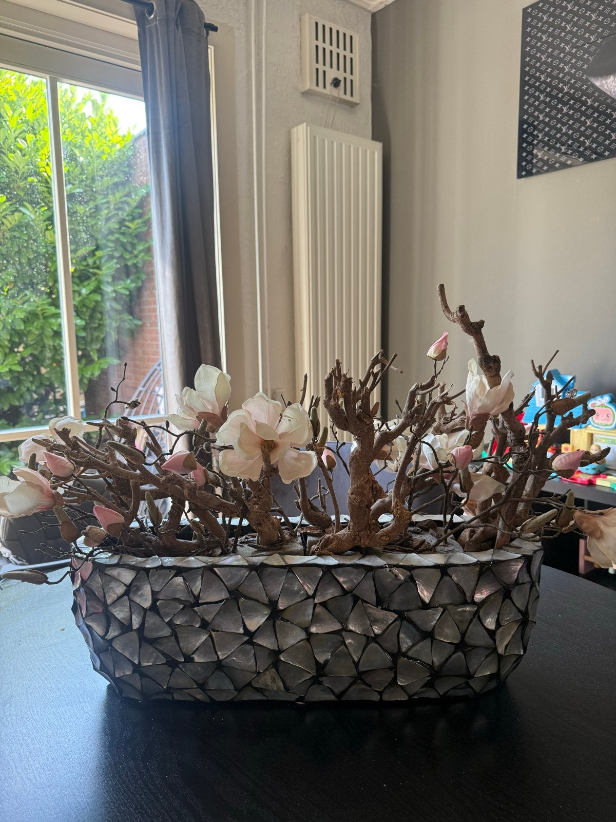 Decoratieve vaas met kunstbloemen eric kuster, Huis en Inrichting, Ophalen, Meerkleurig, Overige materialen, Zo goed als nieuw