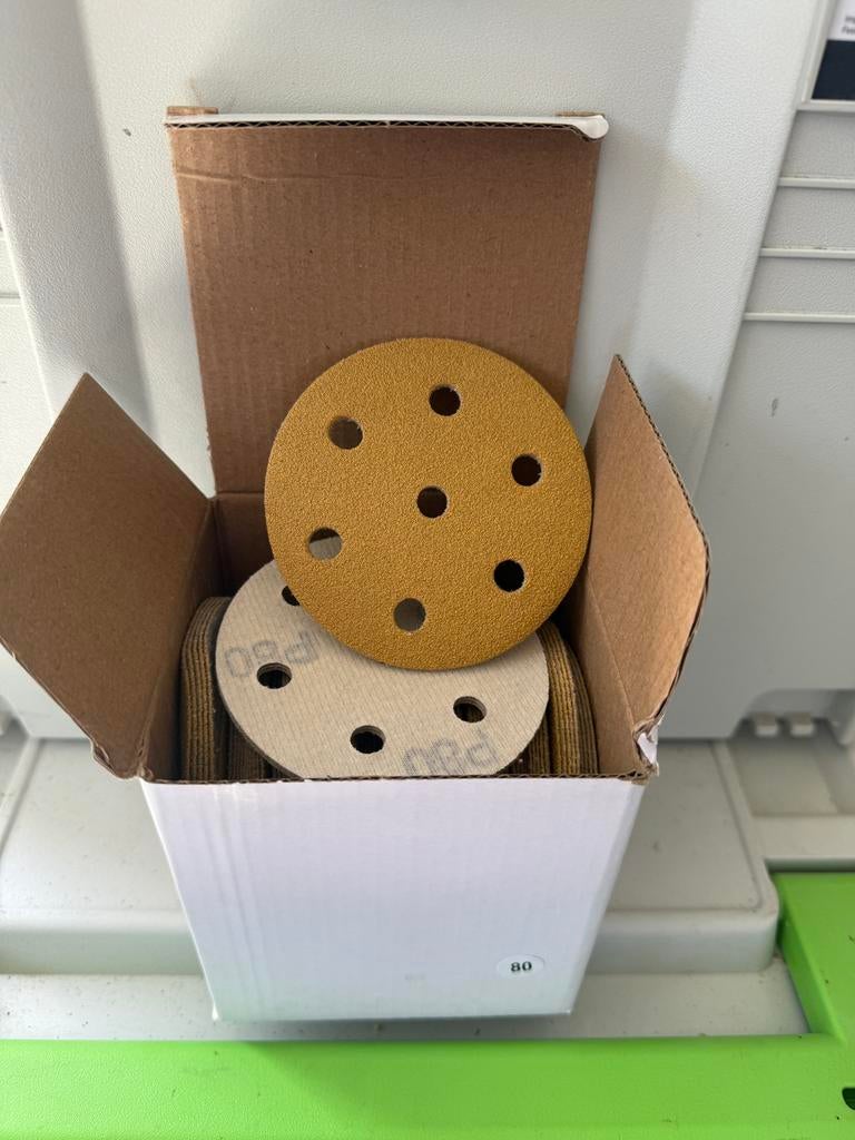 Schuurpapier klittenband 90mm 7 stofgaten nieuw 50 stuks, Ophalen of Verzenden