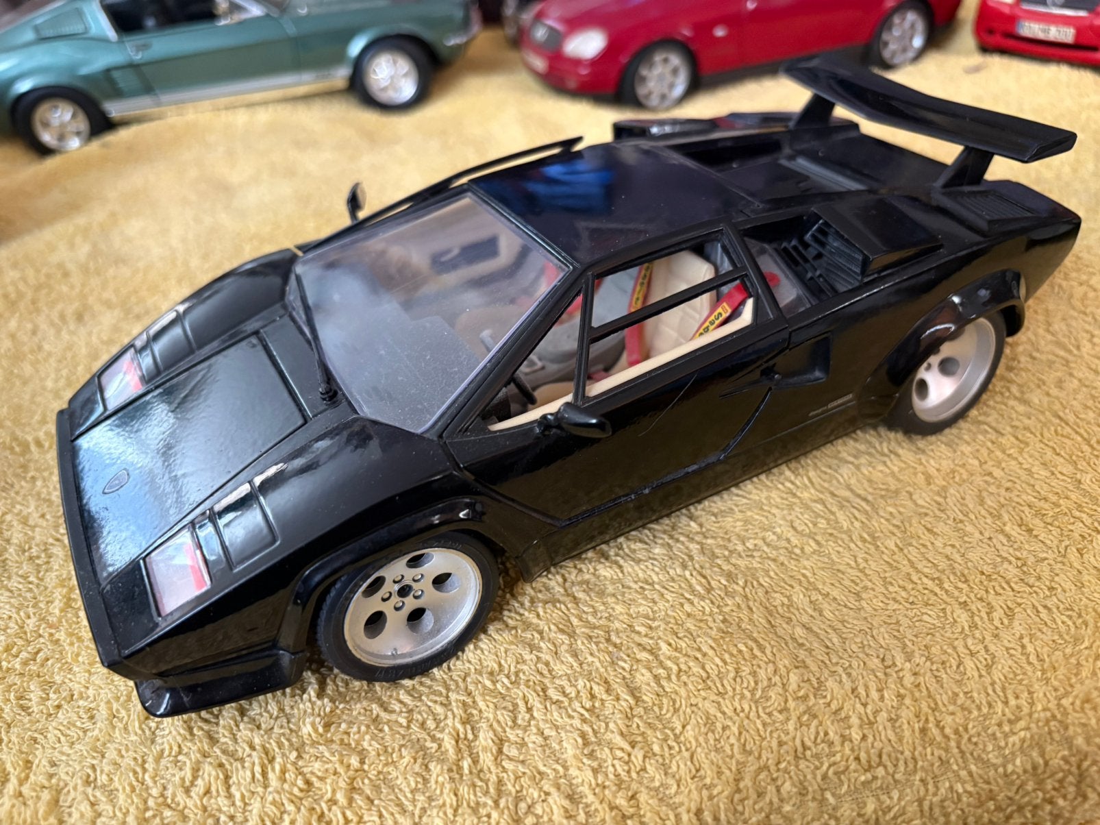 Lamborghini.  Countach.     Burago, Ophalen of Verzenden, Zo goed als nieuw, Bburago