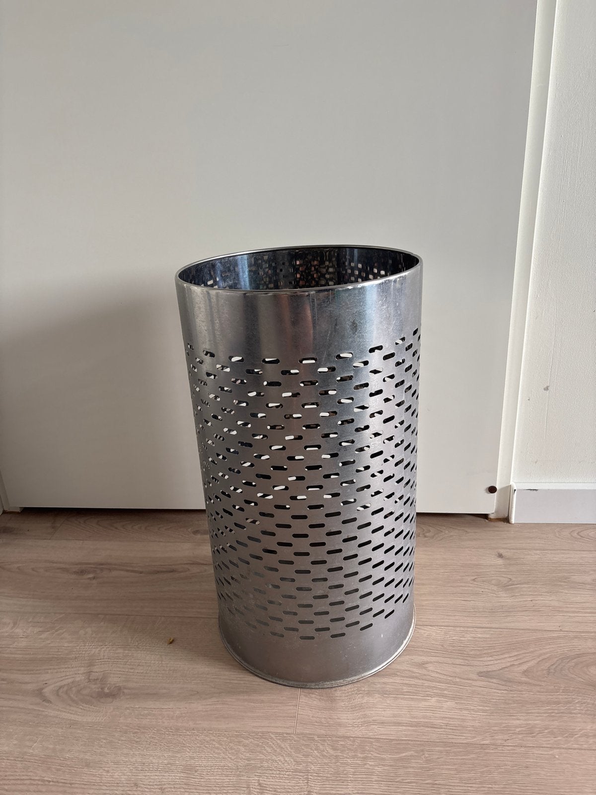IKEA Wasmand Metaal - Ø30cm, H55cm, Gebruikt, Ophalen of Verzenden, Zilver, Metaal