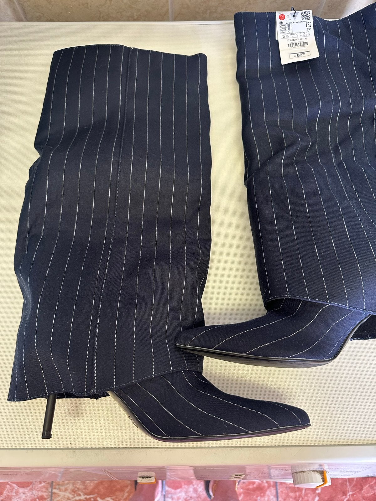 Nieuwe Zara laarzen maat 37 - Donkerblauw met krijtstreep, Ophalen of Verzenden, Nieuw, Blauw, Hoge laarzen