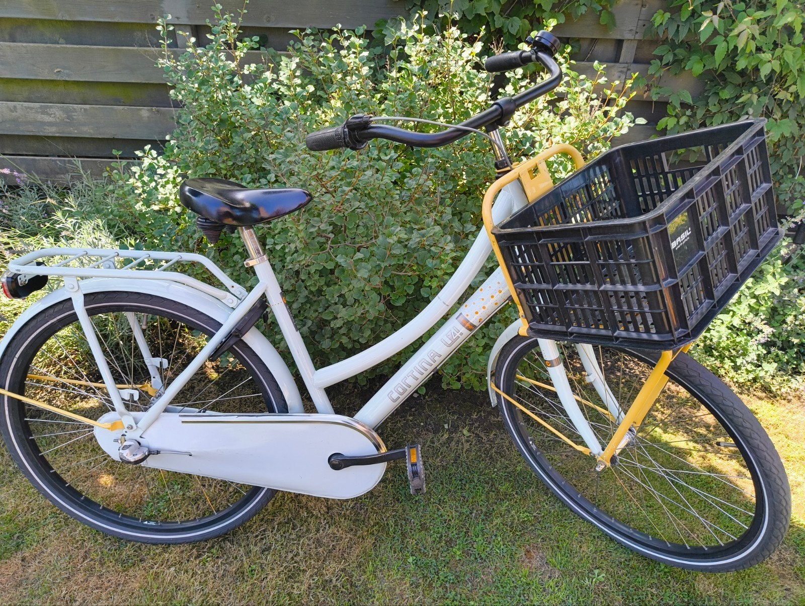 Cortina U4 transport 26 inch, Fietsen en Brommers, Fietsen | Meisjes, Terugtraprem, Gebruikt, Cortina U4 transportfiets, Versnellingen
