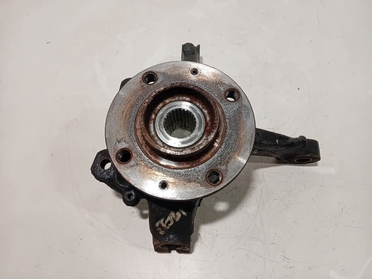 Wielnaaf links voor Opel Corsa, Onderdelen@venauto.nl, Van der Ven Autorecycling B.V., Gebruikt, Ettenseweg 76, 4706 PB Roosendaal, The Netherlands
