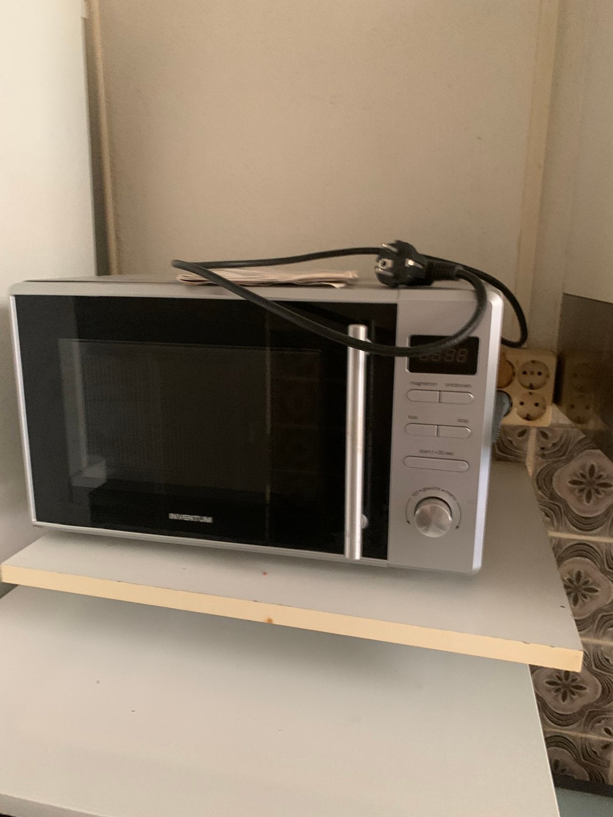 Mooie Inventum magnetron, Witgoed en Apparatuur, Magnetrons, Ophalen, Zo goed als nieuw, Minder dan 45 cm