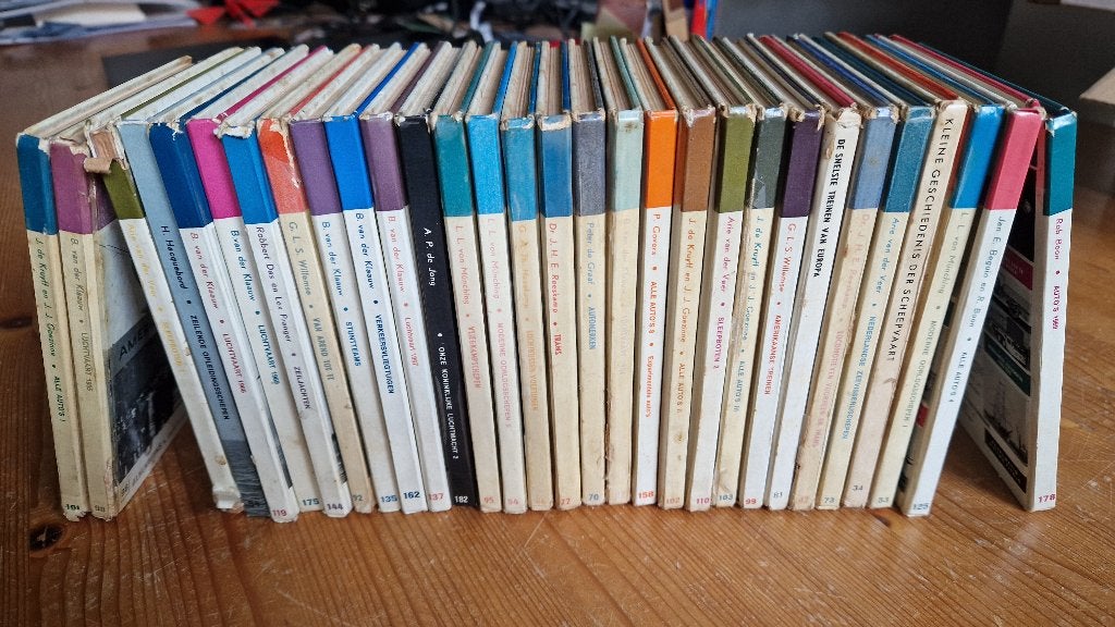 Alkenreeks serie: 30 stuks, Ophalen of Verzenden, Gelezen, Diverse auteurs