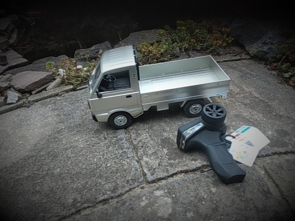 bijna nieuwe suzuki carry drift car, Ophalen of Verzenden, Overige schalen, Auto onroad
