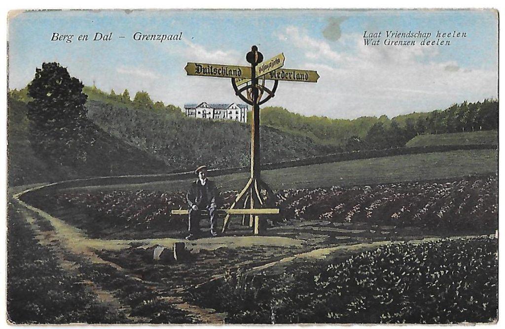Berg en Dal Grenzpaal Oude Ongelopen Ansichtkaart ( B291 ), Ophalen of Verzenden, 1940 tot 1960, Ongelopen, Gelderland