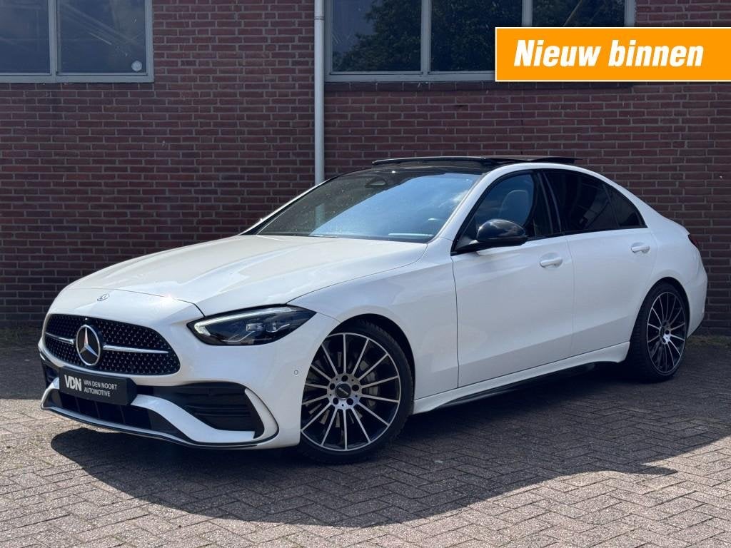 Mercedes-benz C-KLASSE 180 AMG Line Night BTW Pano Camera St, Automaat, 4 cilinders, Met garantie (alle), Wit